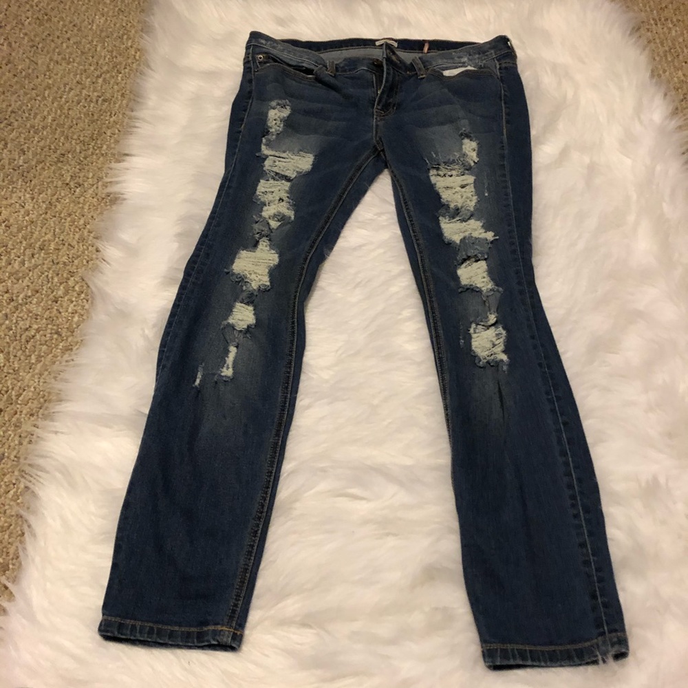 Sneak Peak Distressed Jeans